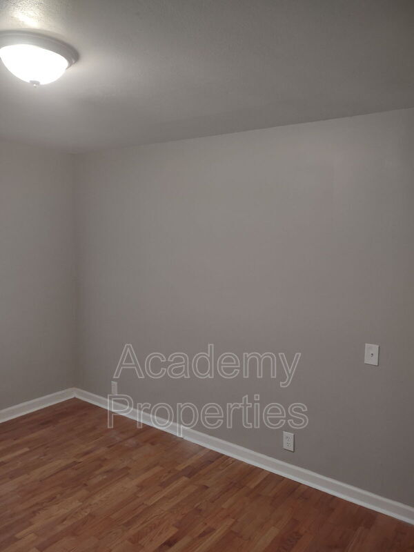 Building Photo - 6422 Gibson Rd