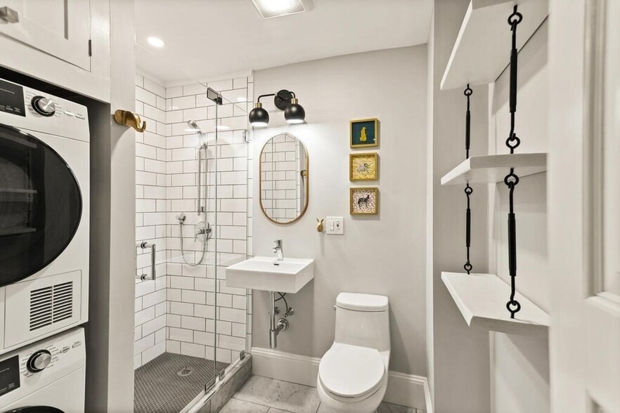 Building Photo - 473 Beacon St