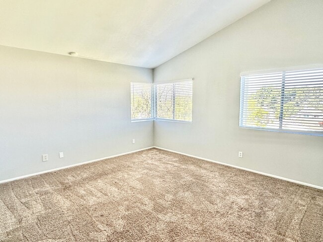 Building Photo - Beautiful Two-Story Home, Guajome Park, Community Pool, San Luis Rey Hiking/Biking Path, Lovely C...