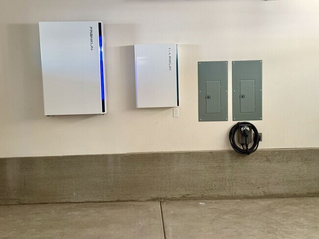 Building Photo - Amazing new home in San Marcos' best new district!