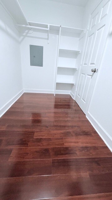 Building Photo - 9707 Richmond Ave.