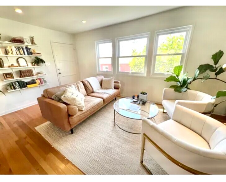 Building Photo - 1131 Bay Street