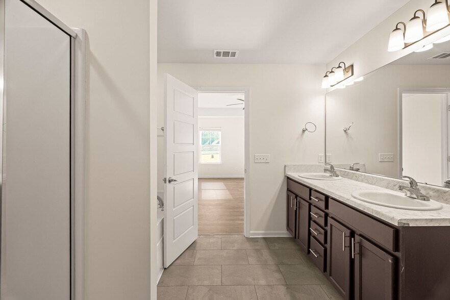 Building Photo - 108 Franklins Walk