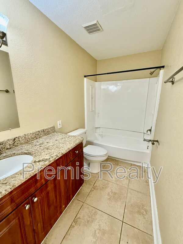 Building Photo - 455 Alt 19