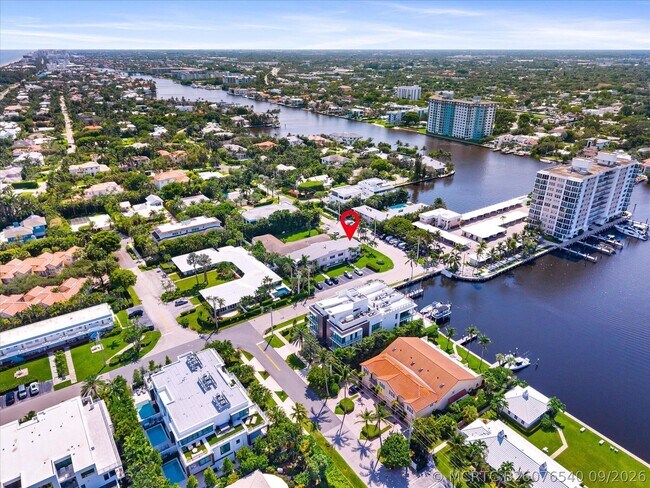 Building Photo - 990 Casuarina Rd