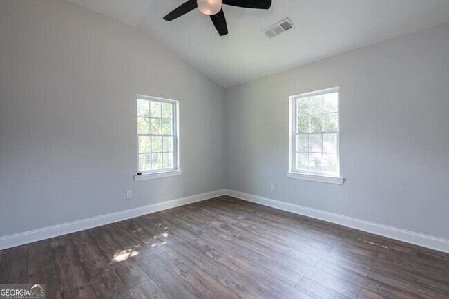 Building Photo - 331 Camilla Cir SW