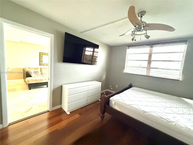 Building Photo - 3020 Marcos Dr