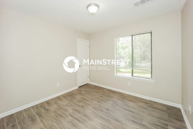Building Photo - 3 Bedroom Pet-Friendly Home in Riverdale, GA with Main Street Renewal