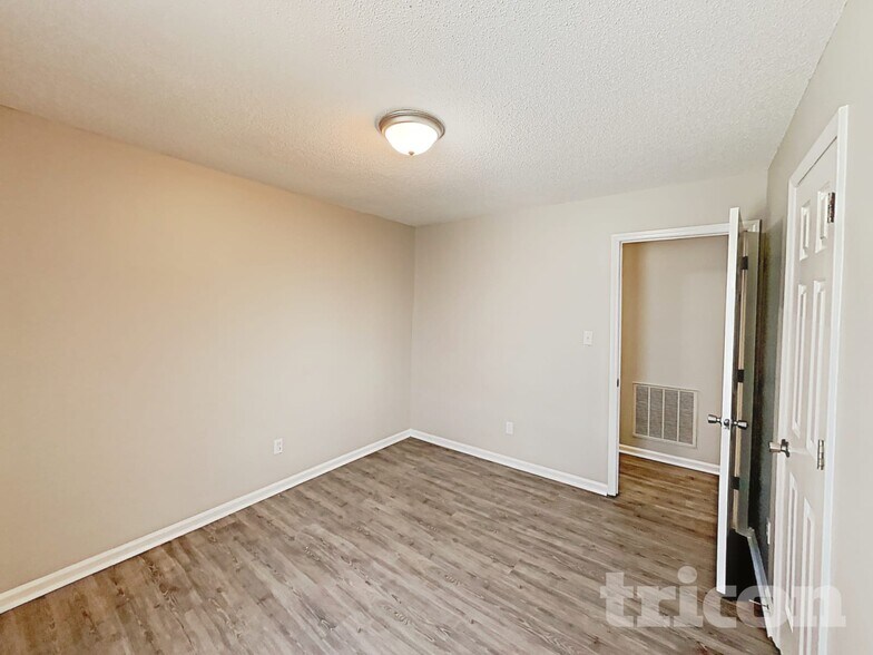 Building Photo - 3520 Lytham Pl