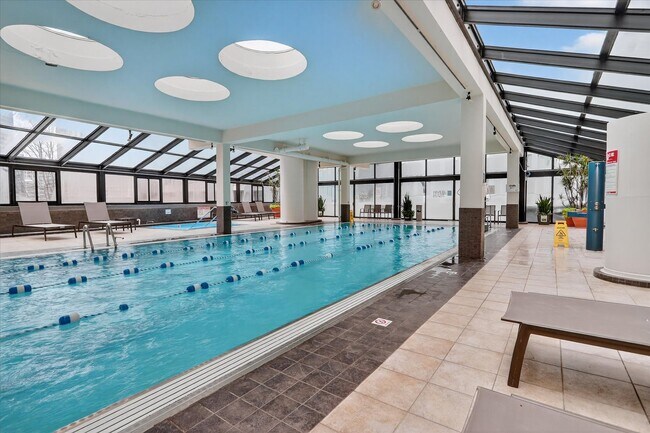 Building Photo - 405 N Wabash Ave