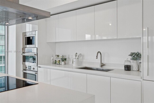 Building Photo - 330 Sunny Isles Blvd