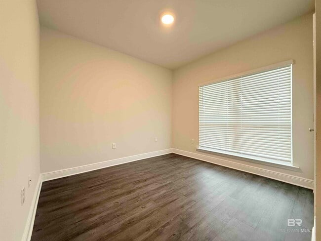 Building Photo - 30837 Semper Dr