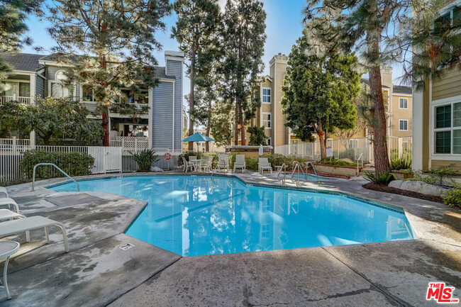 Building Photo - 8505 Gulana Ave