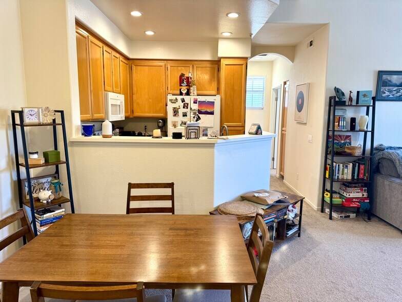Building Photo - 402 Bay Berry Pl