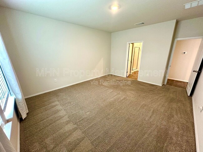 Building Photo - 4051 Basil Mdw