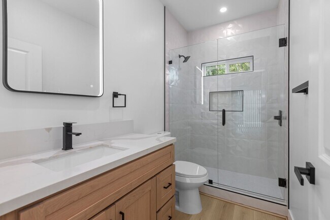 Building Photo - Fire pit!