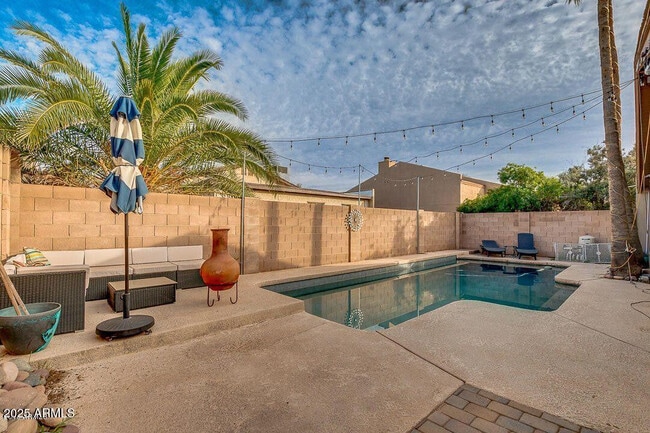 Building Photo - 2201 N 87th Way