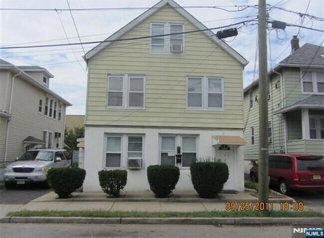 Primary Photo - 151 West St
