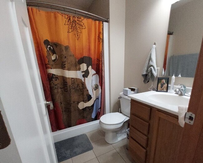 Building Photo - Nice 2 Bedroom 2 Bathroom Twinhome in Somerset