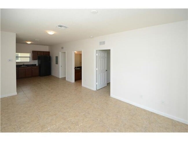 Building Photo - 1045 Villas LLC (1027 NE 10th Ave)