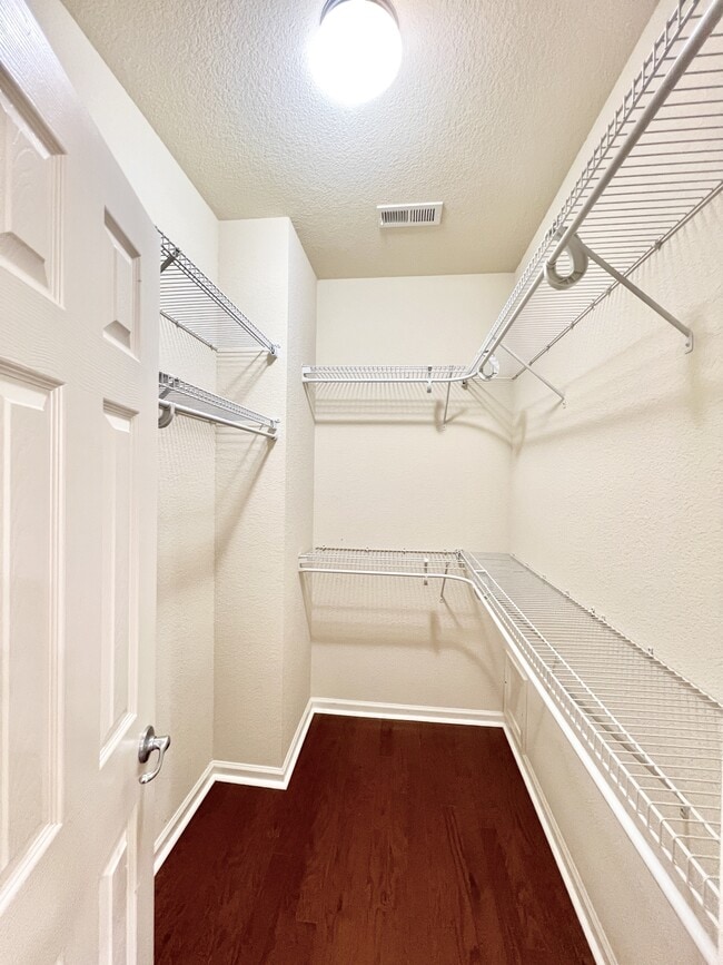 Building Photo - 109 Zebulon Ct