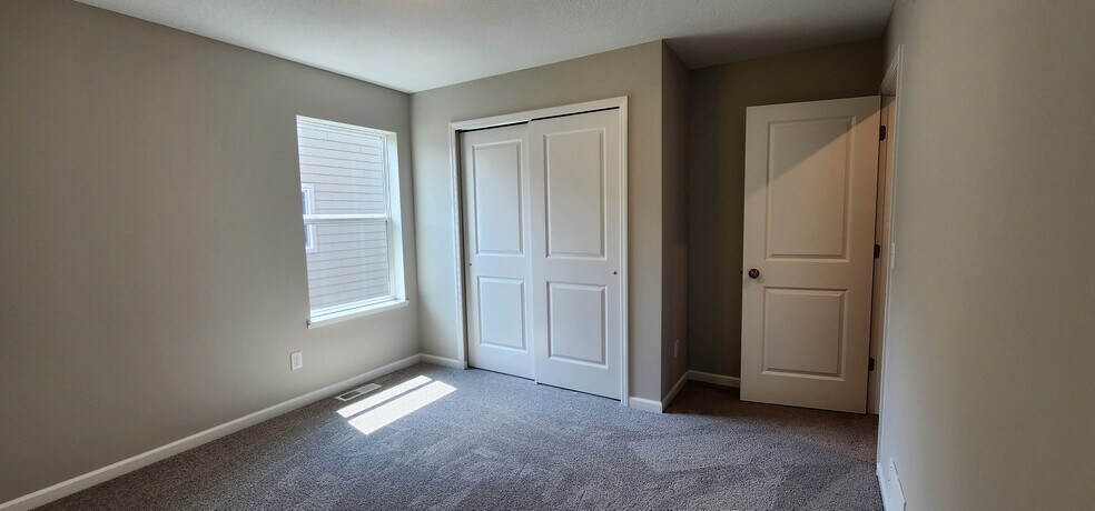 Building Photo - 1515 100th Ave NW