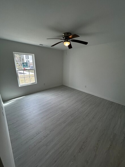 Building Photo - 171 Charter Dr