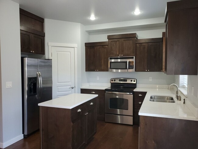 Building Photo - 8779 W Pine Valley Ln