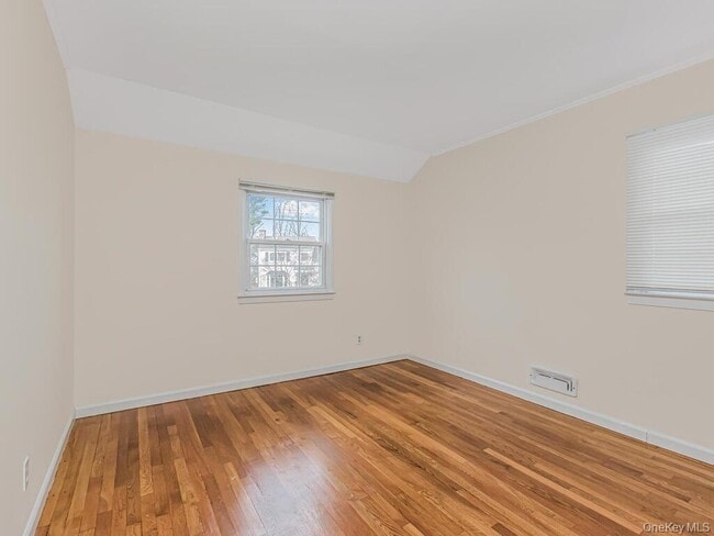 Building Photo - 42 Tower Hill Dr