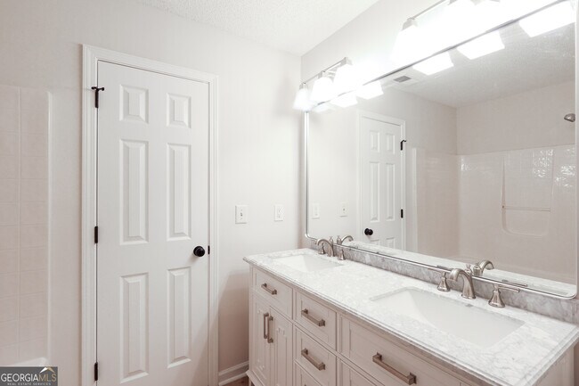 Building Photo - 3063 Broadleaf Trail Rd