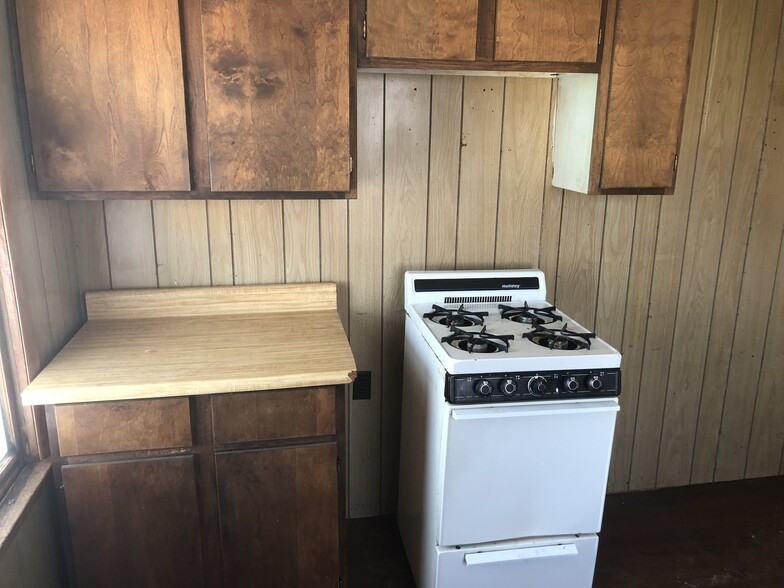 kitchen east wall - 502 Lucy St