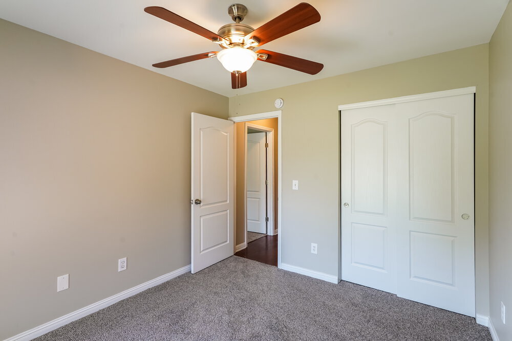 Building Photo - 5033 Singing Hills Dr