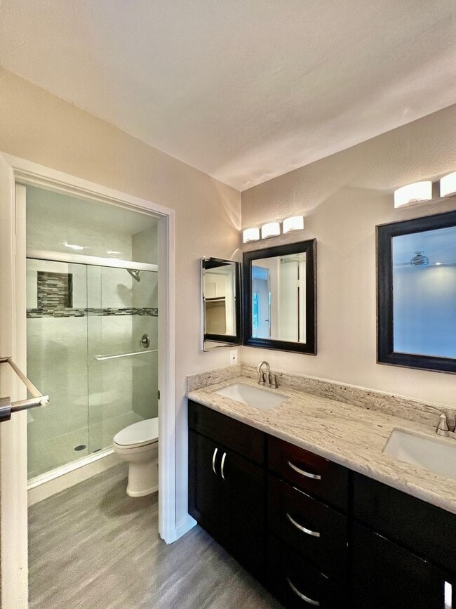 Building Photo - Beautiful 3B/2.5BA W/ Attached 2 Car Garag...