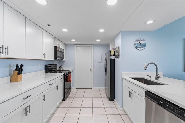 Building Photo - 6287 Bahia Del Mar Cir N