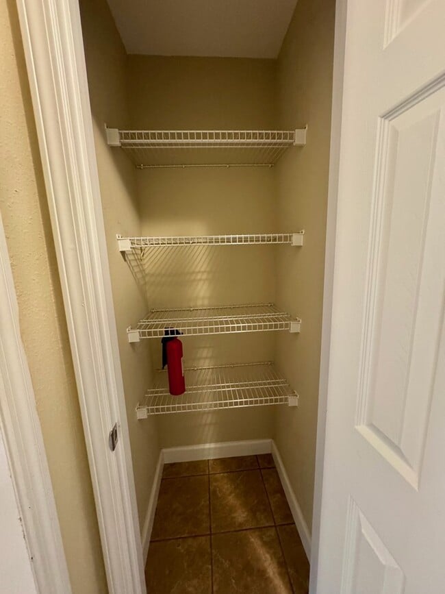 Building Photo - 208 Sawyer Ln