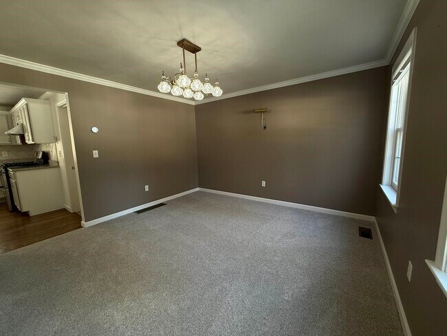 Building Photo - 149 Tinker Rd