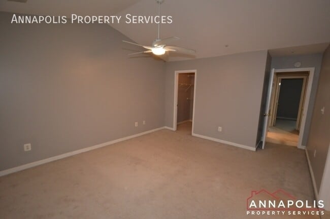 Building Photo - 546 Francis Nicholson Way