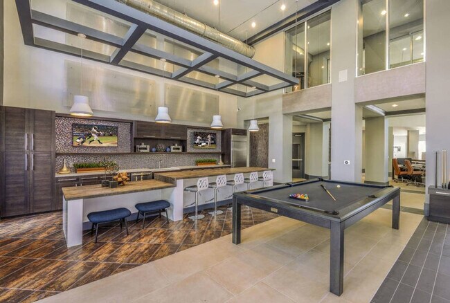 Building Photo - 2615 N Grady Ave