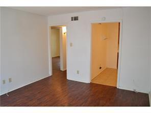 Building Photo - 1107 N Locust St