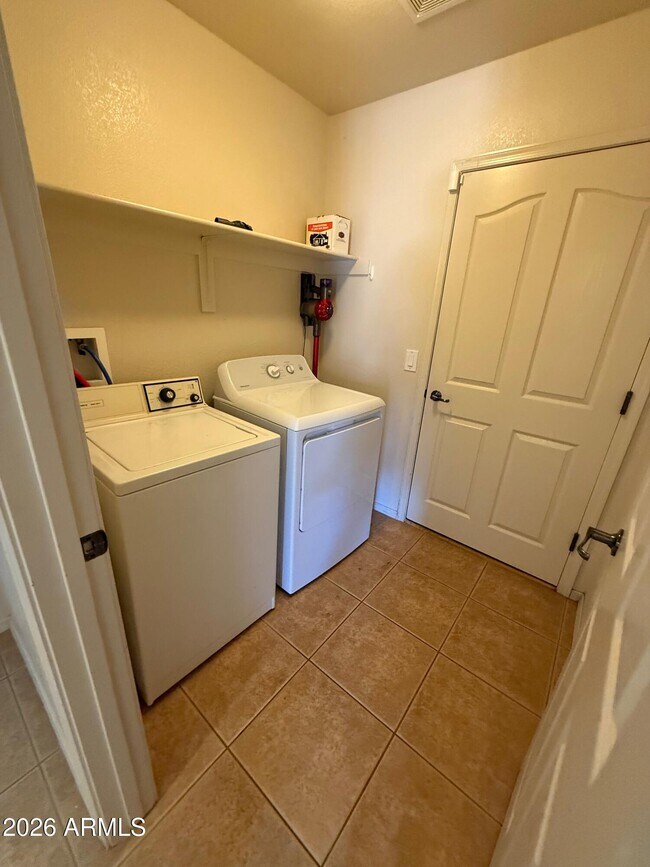 Building Photo - 3388 Zion Ct