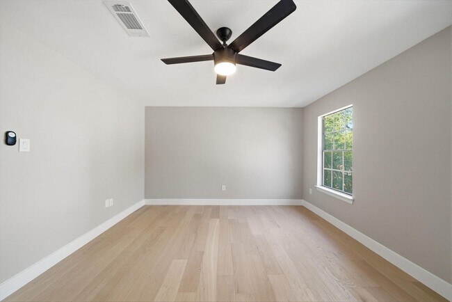 Building Photo - 22 Cricket Hollow Pl
