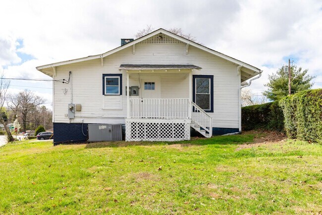 Building Photo - Newly renovated 2bed/1bath