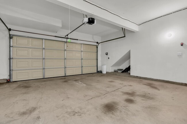 Building Photo - 5764 Kylie Ave