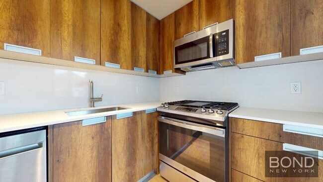 Primary Photo - 350 W 45th St