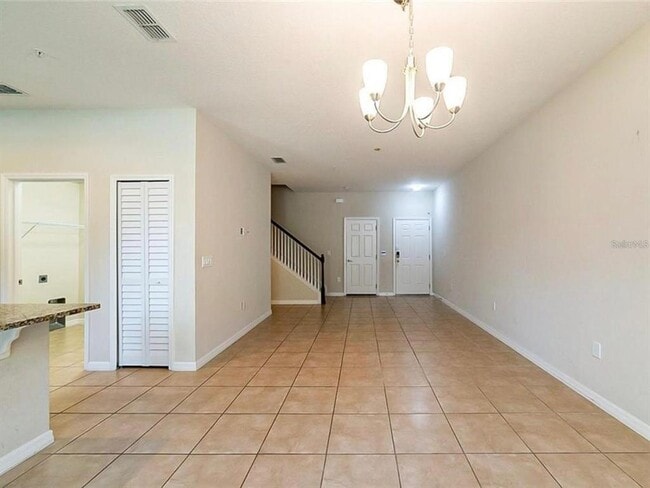 Building Photo - 2440 Seven Oaks Dr