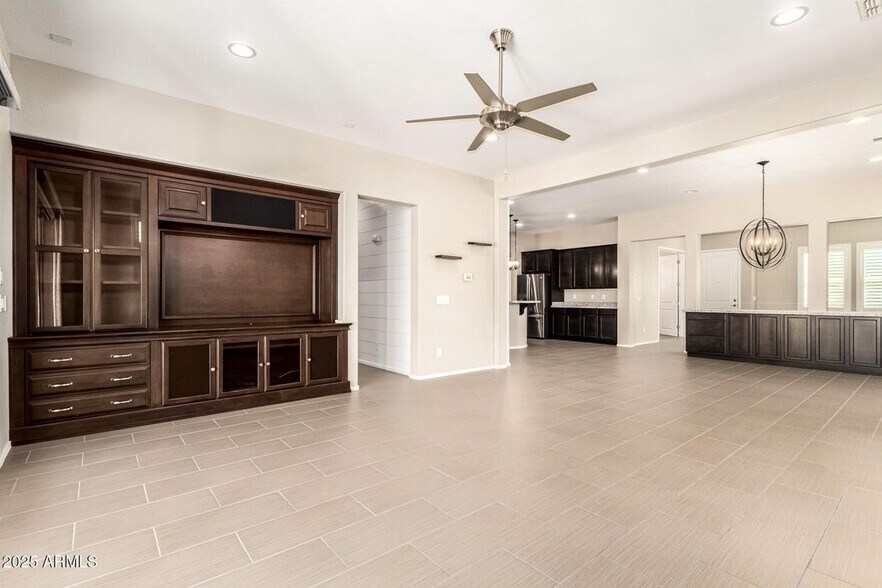 Building Photo - 21004 E Sunset Dr