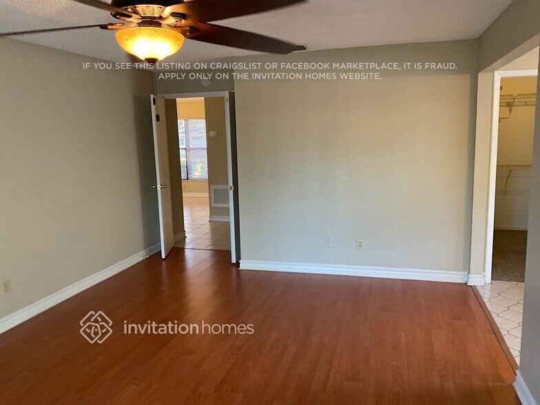 Building Photo - 2814 Luce Dr N