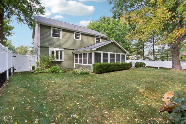 Building Photo - 521 Thornberry Dr