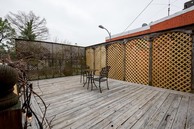 Building Photo - 27 3rd St NE