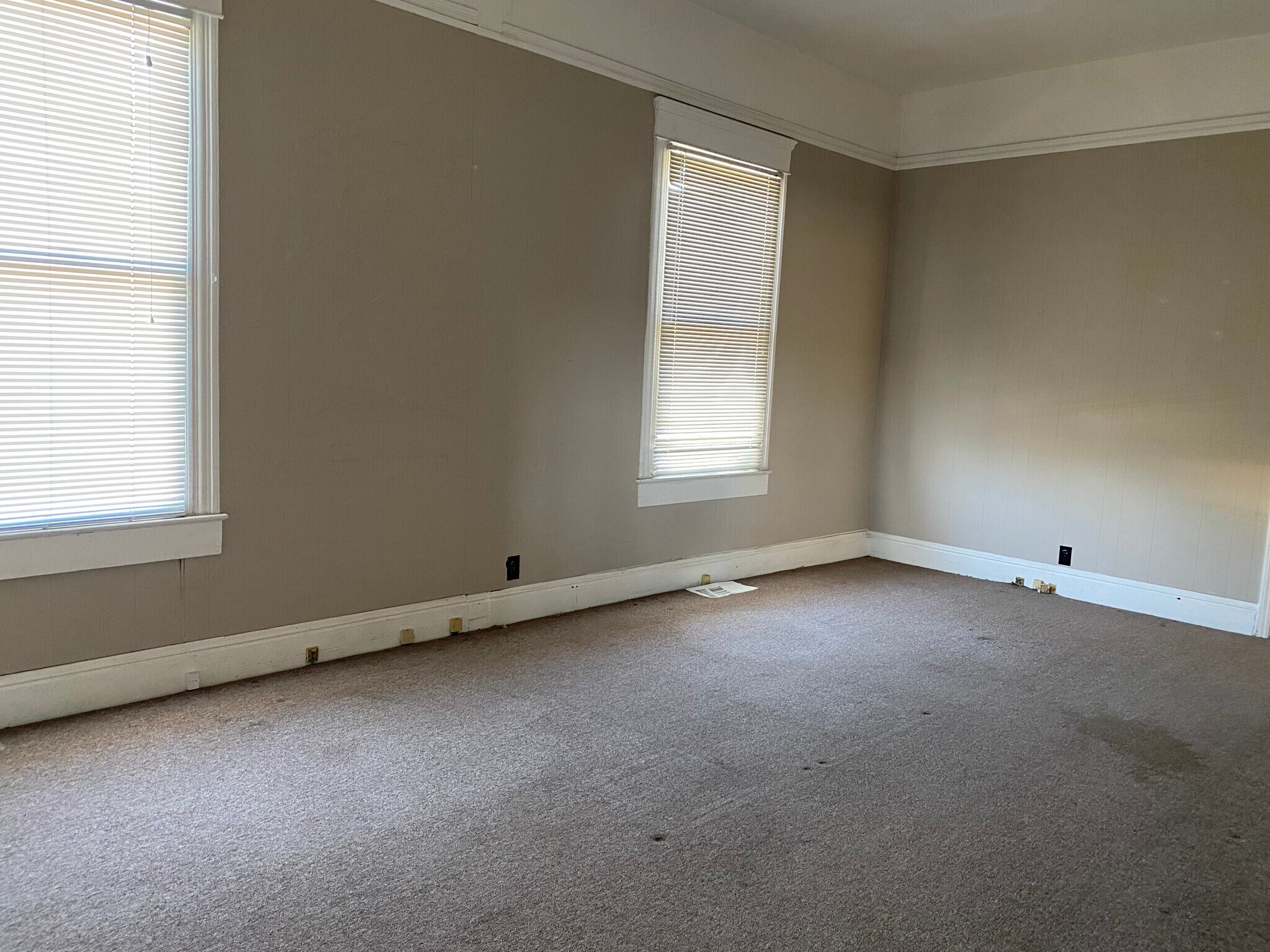 Building Photo - 307 E Ocean Ave